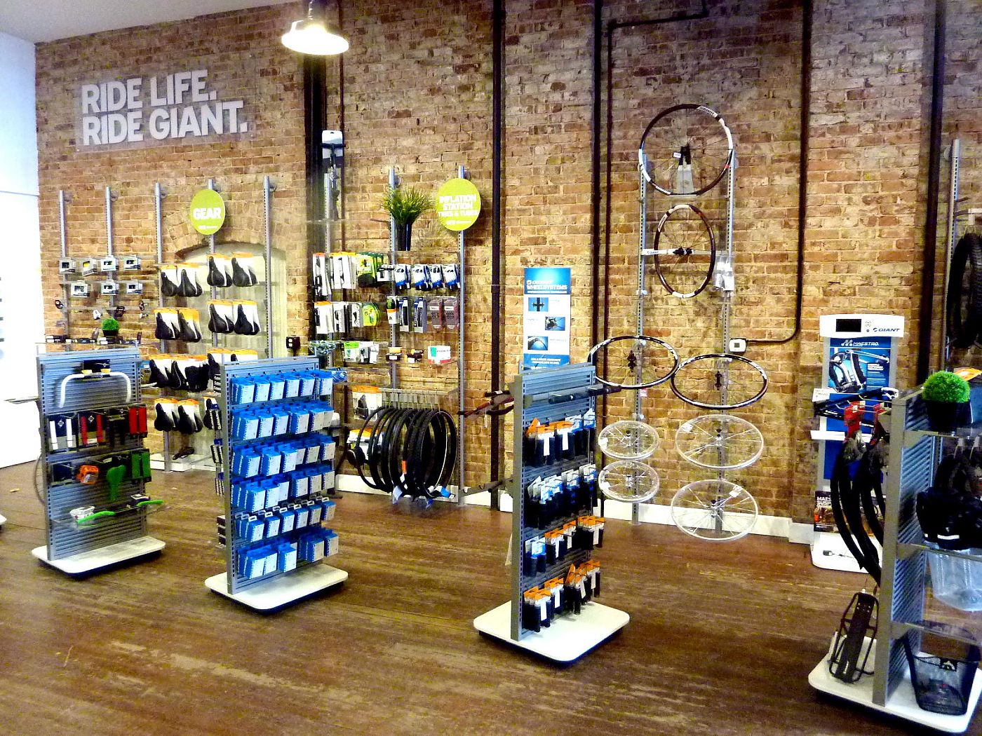 Bike discount hub store